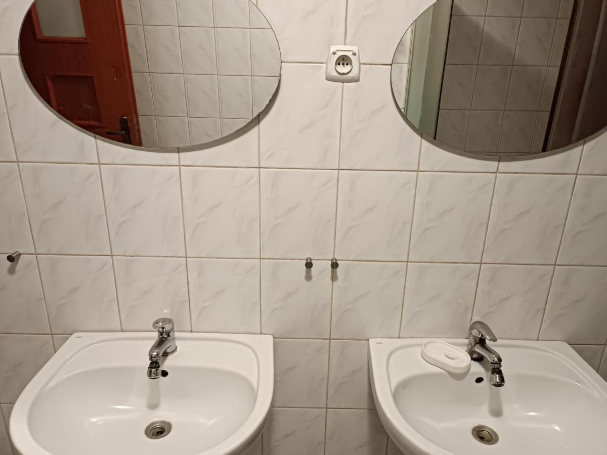 Hostel Sunrise Liwska Warsaw Exterior photo